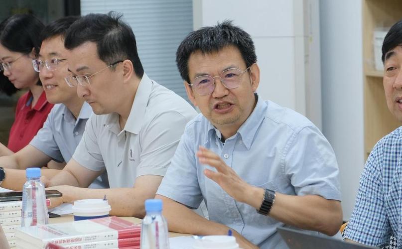 当侯士敏与严敏杰谈起燕园的“点点”时，我们在怀念什么
